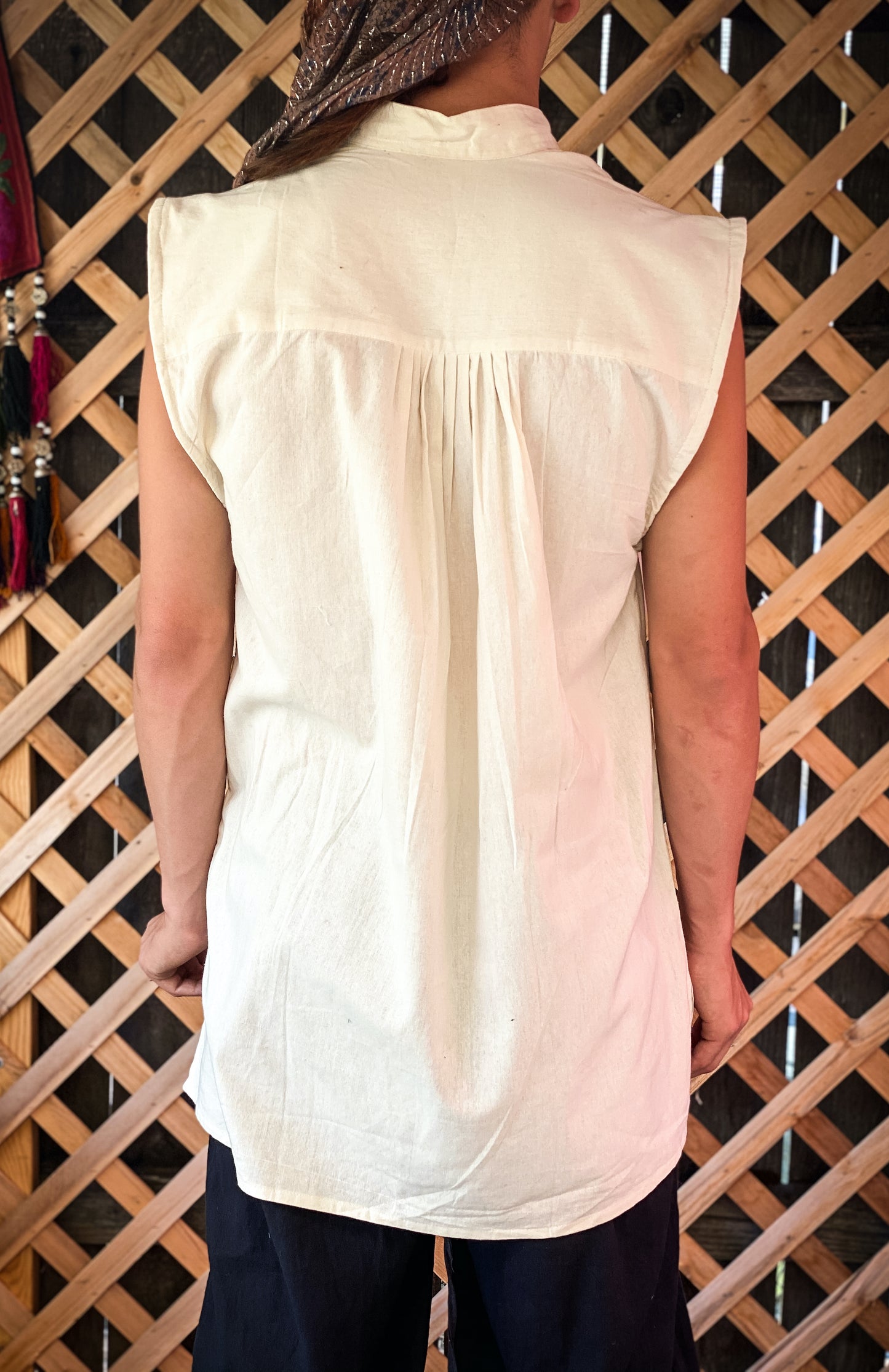 ADULT SLEEVELESS BANDED ORGANIC COTTON SHIRT